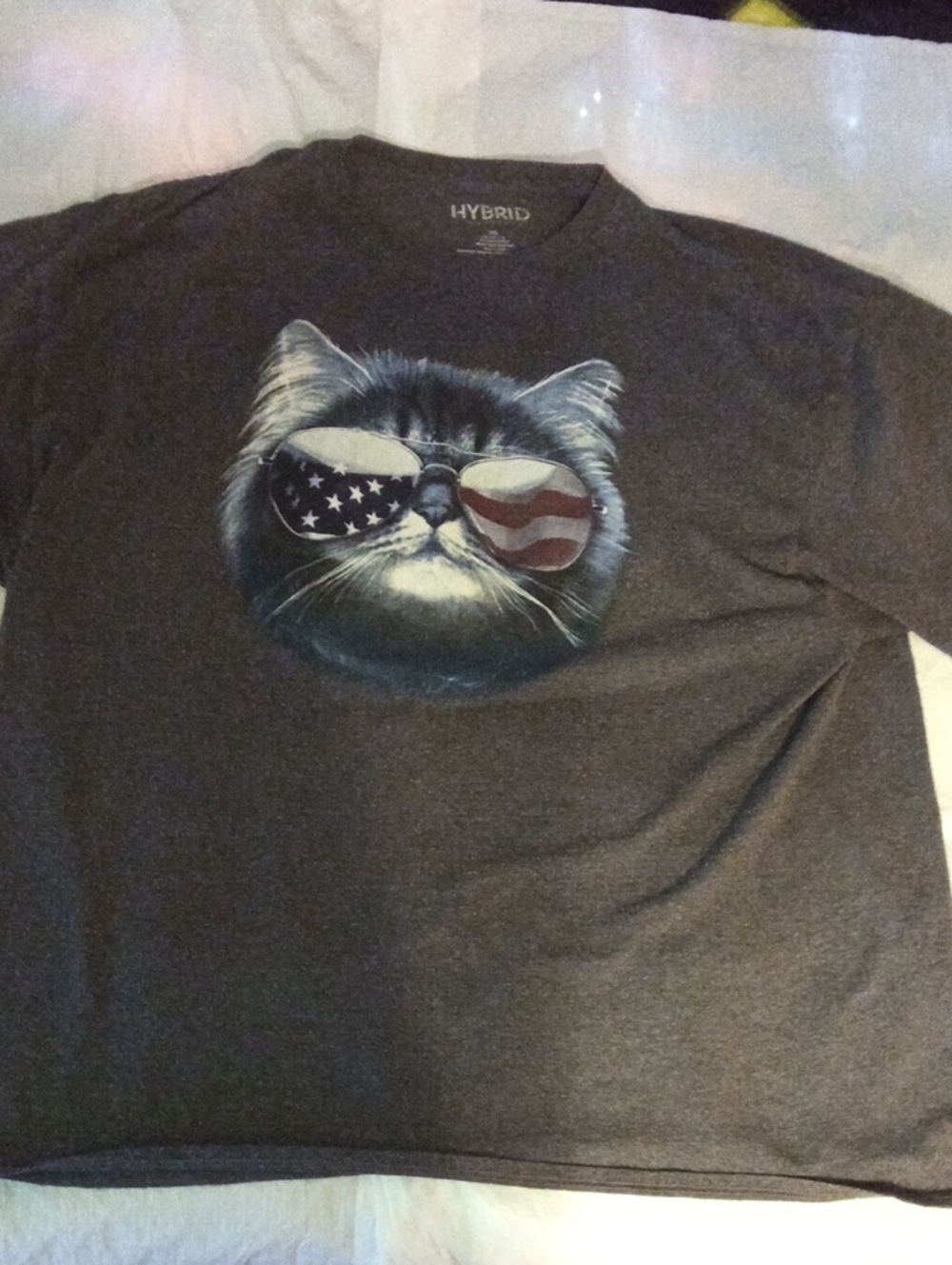 Hybrid & company Charcoal Cat Tee with American Flag Shades